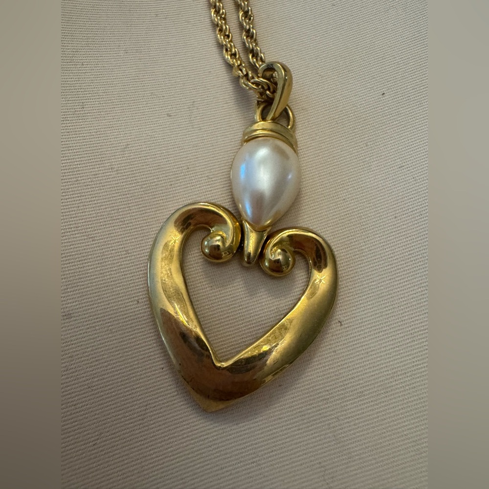 *Premier Designs* Goldtone Heart Pendant Necklace with Pearl Accent